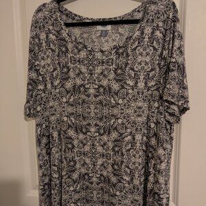 Old Navy Womens Tunic Top Size XL Gray/white Floral Short Sleeve